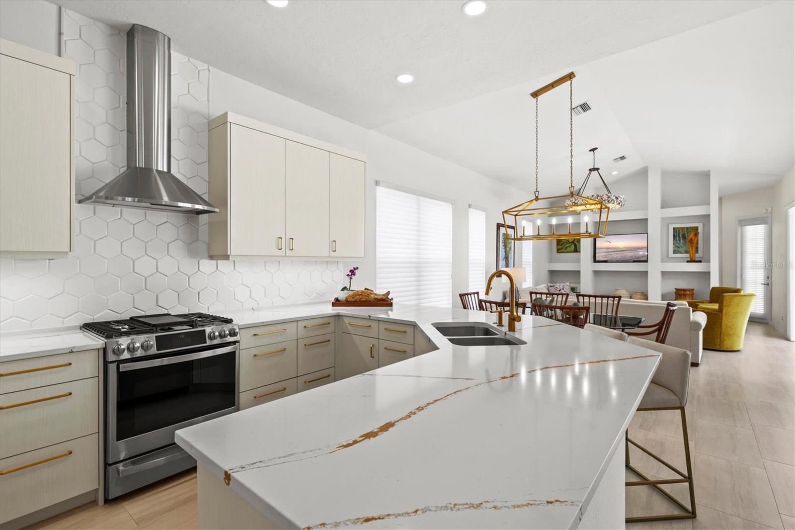 UNIVERSITY PARK COUNTRY CLUB - Residential