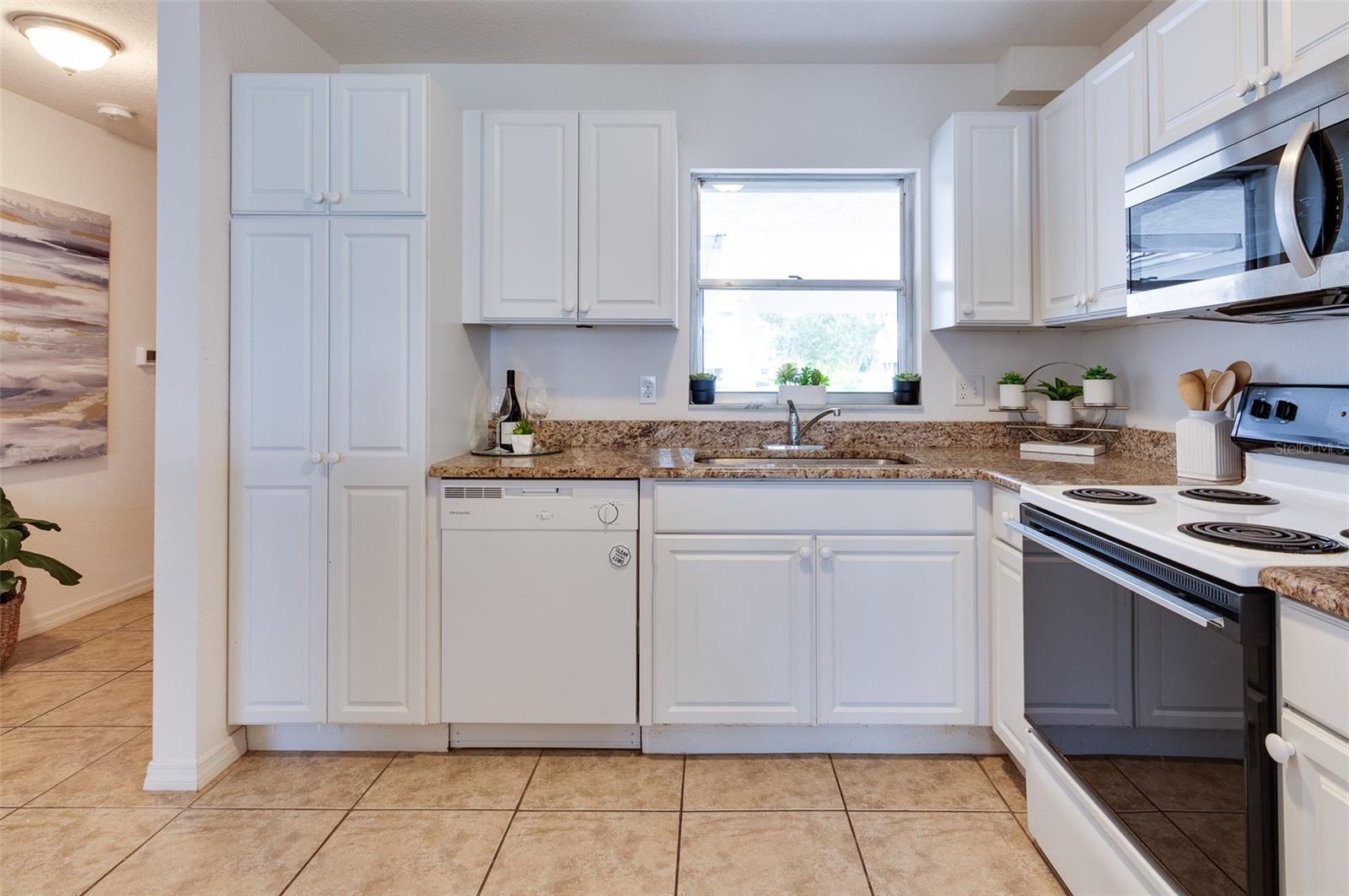 STRATHMORE RIVERSIDE II - Residential