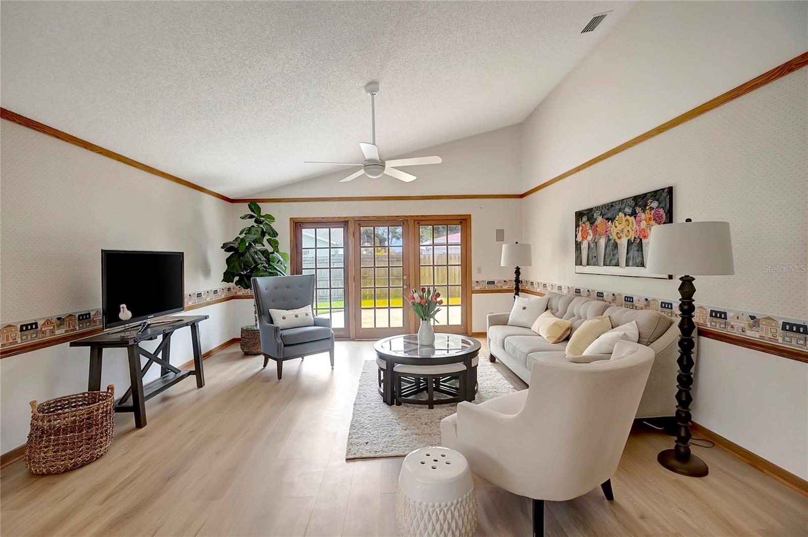 RIDGEWOOD GROVES - Residential