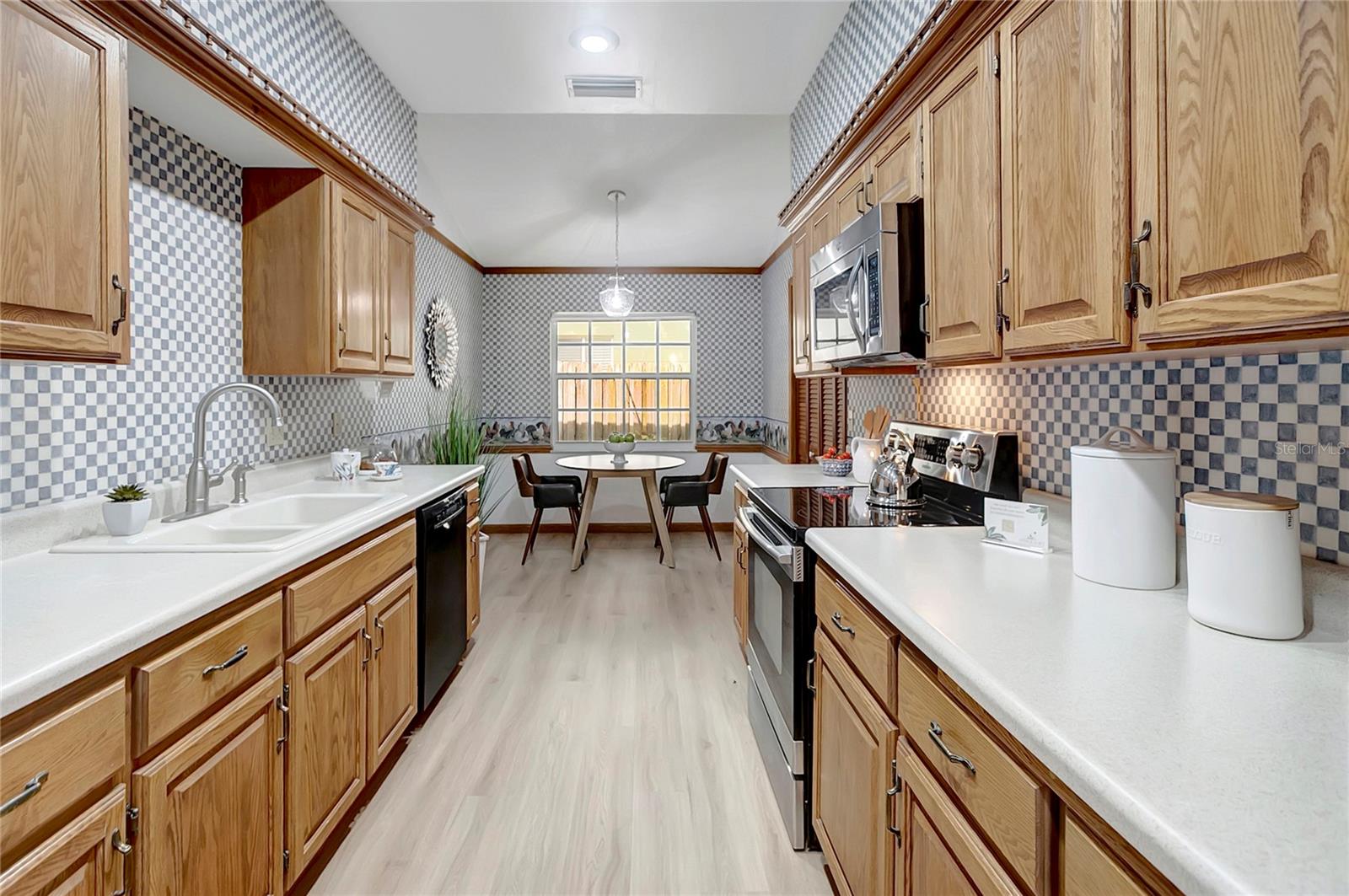 RIDGEWOOD GROVES - Residential