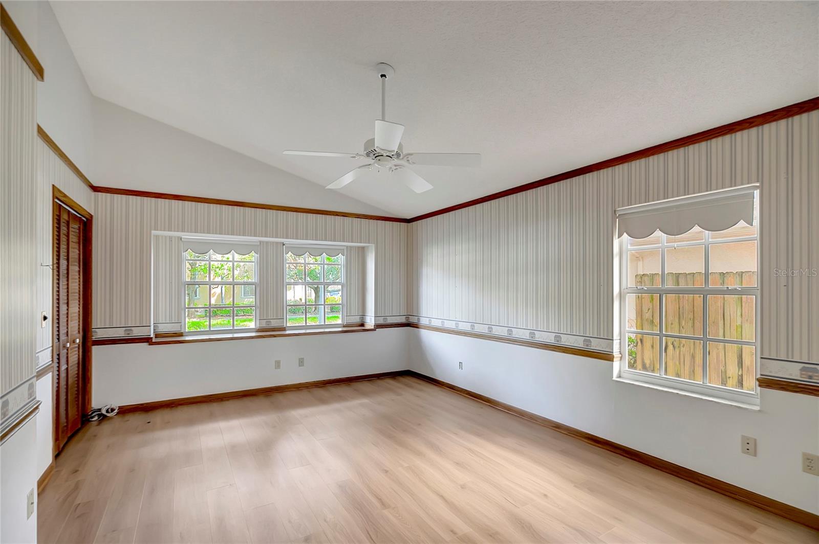 RIDGEWOOD GROVES - Residential