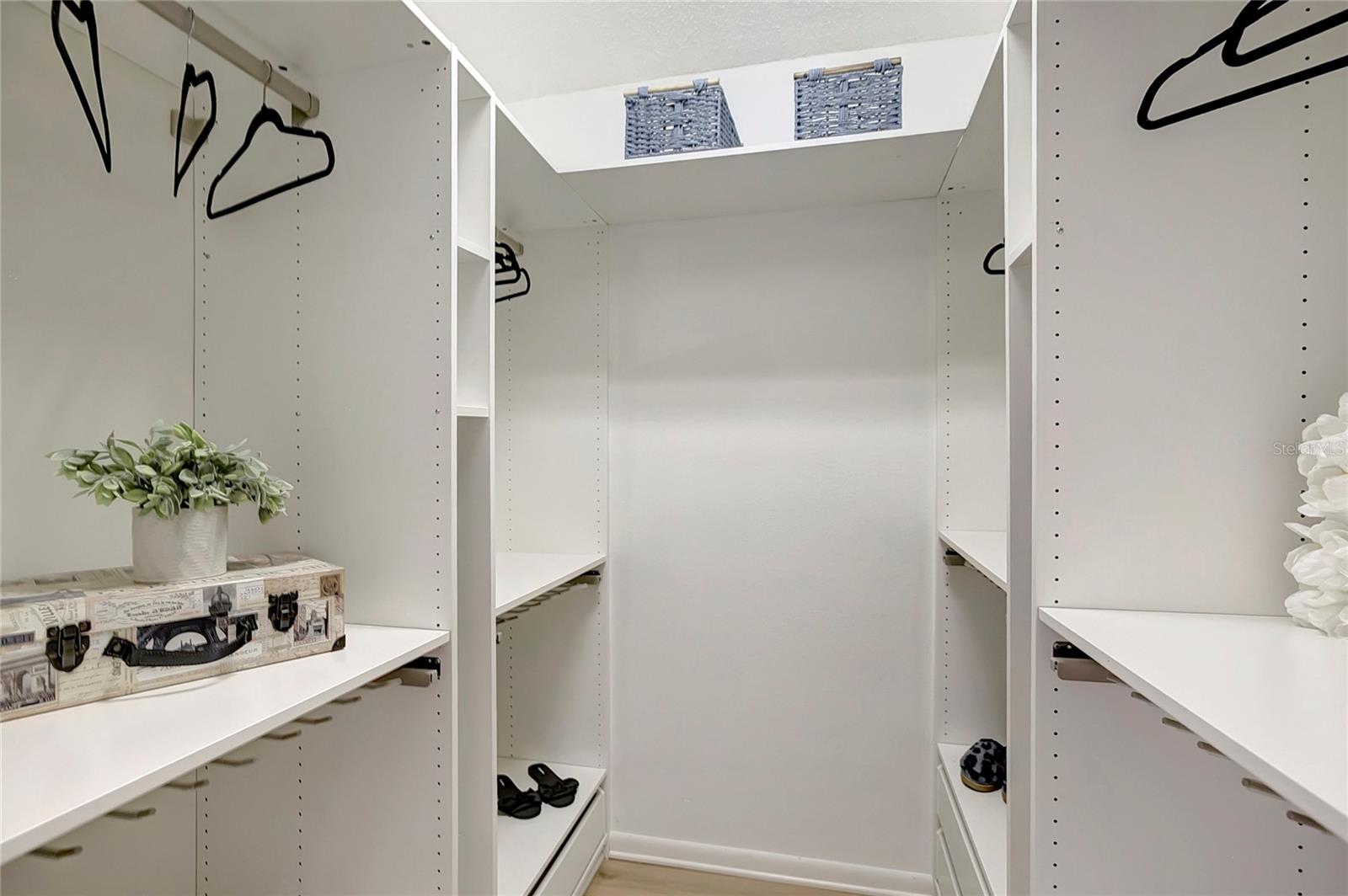 RIDGEWOOD GROVES - Residential