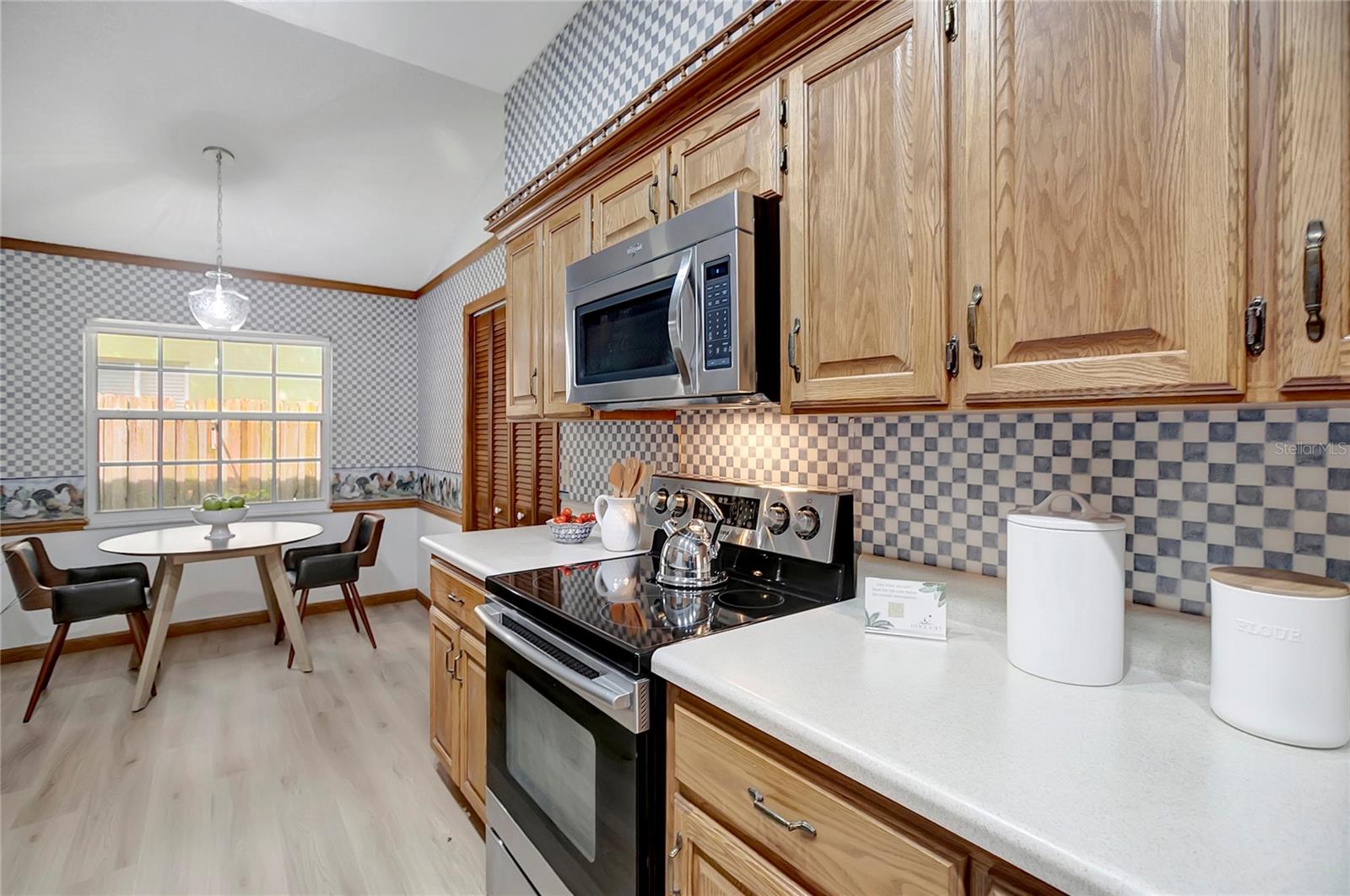 RIDGEWOOD GROVES - Residential