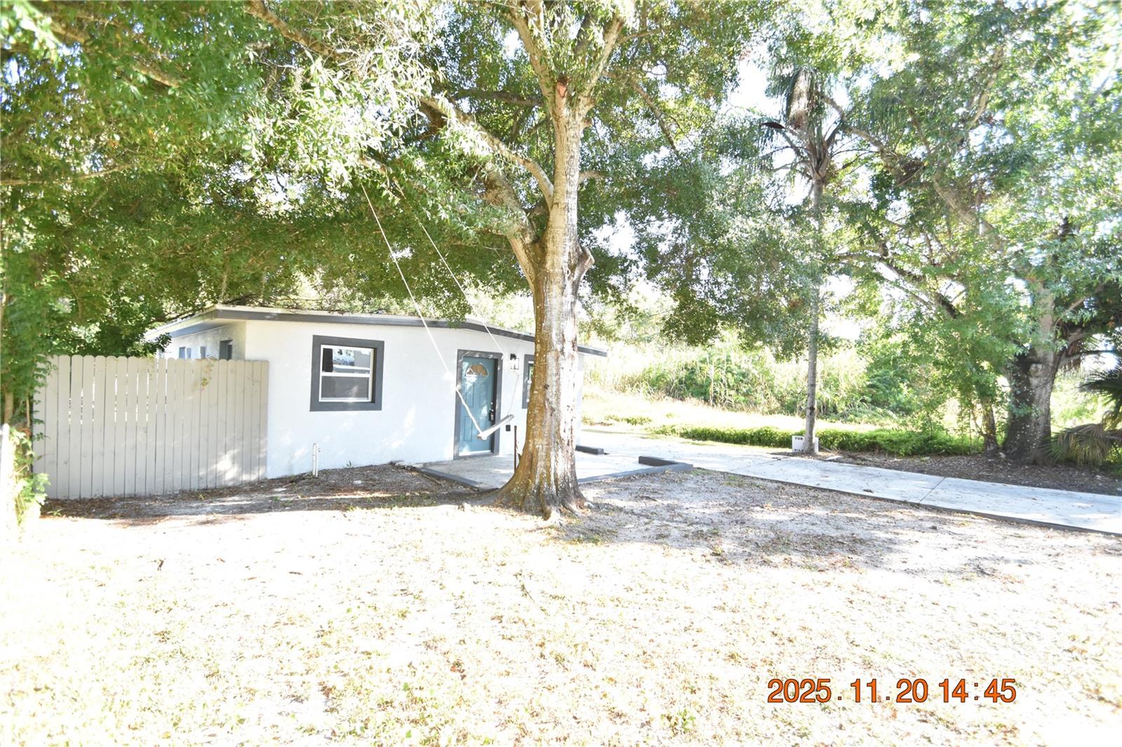 DISSTON & KEENEYS - Residential Lease