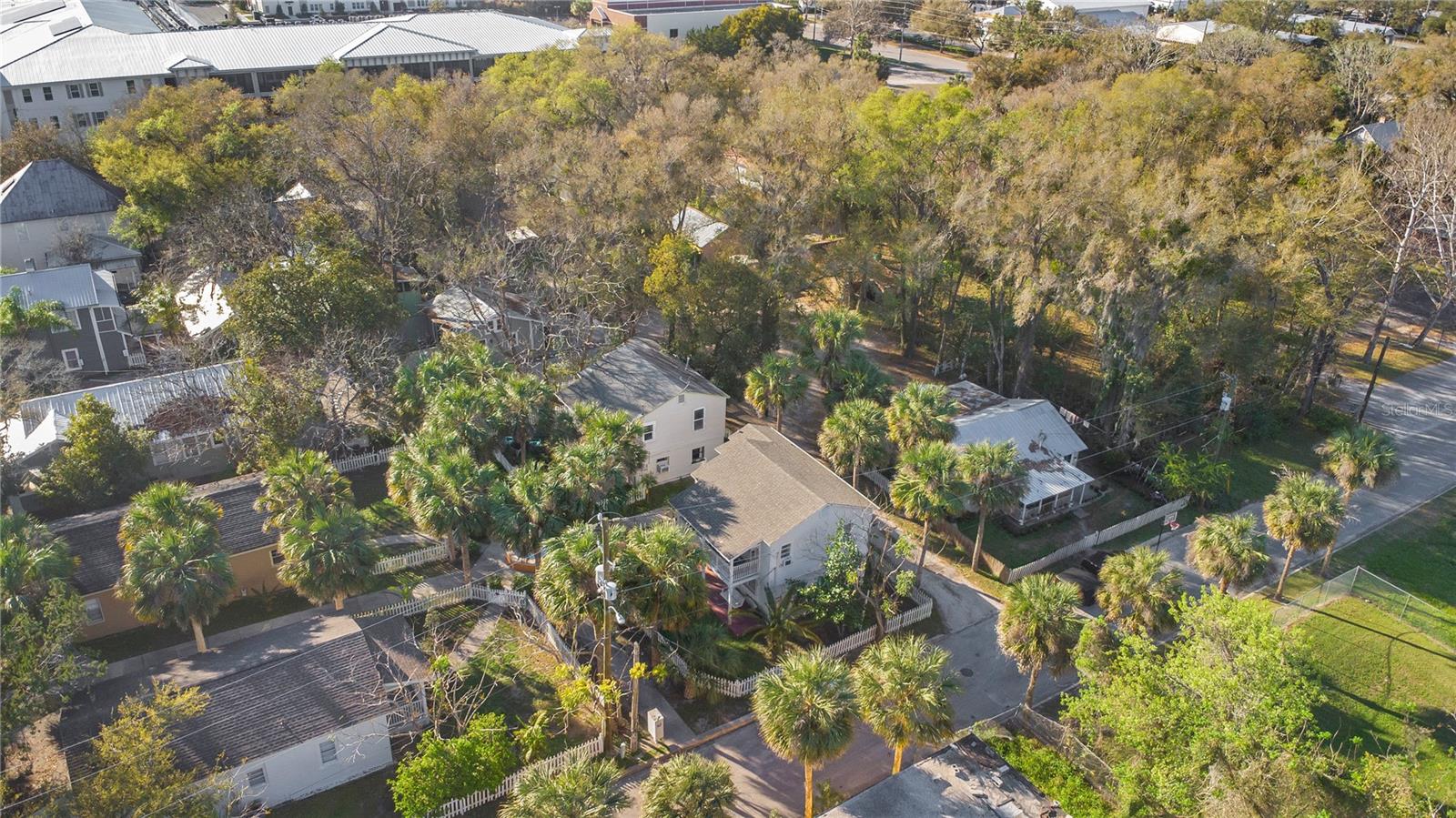 215 E VOORHIS AVENUE 2D