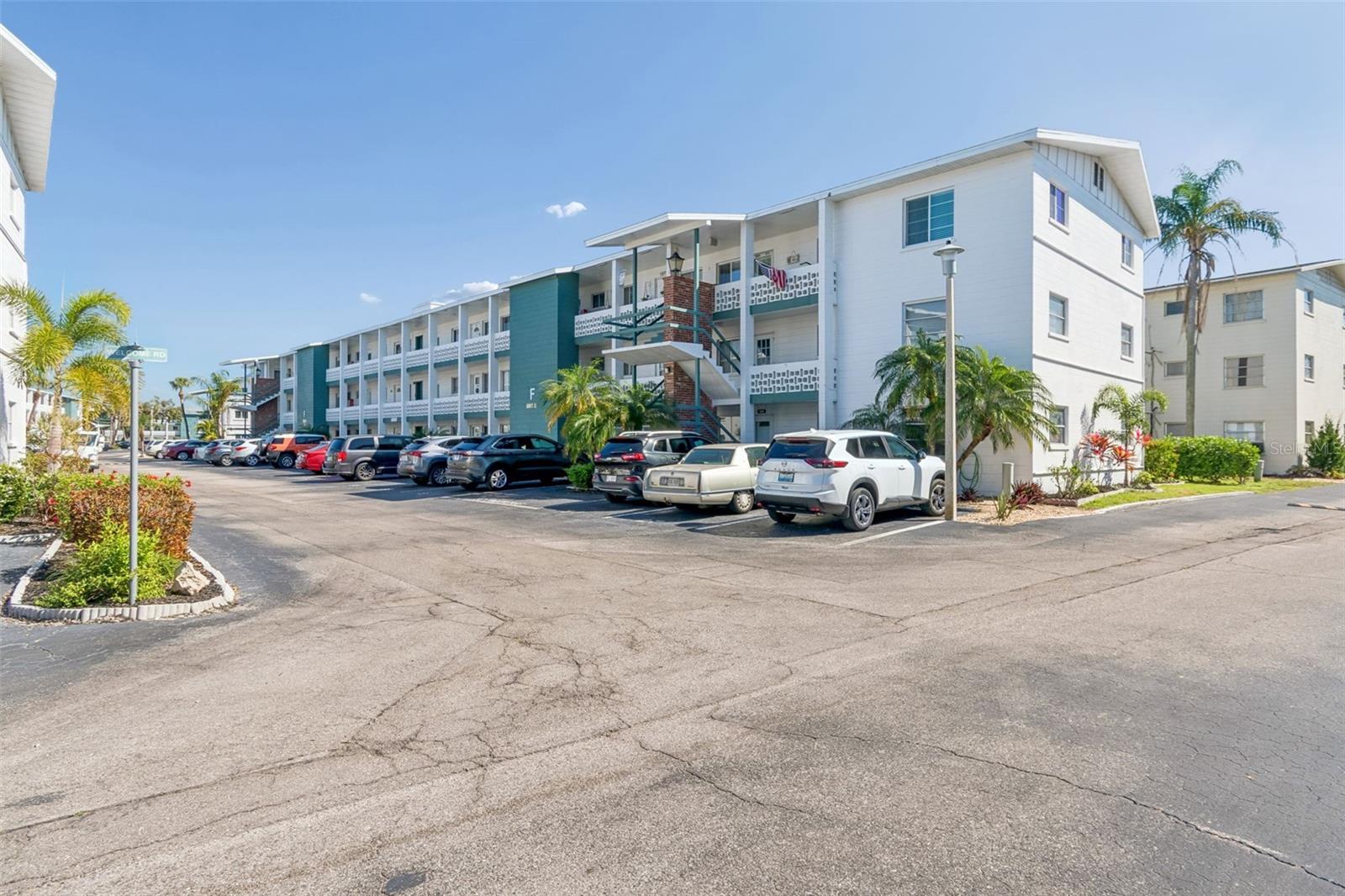 1858 SUNNY DRIVE F21