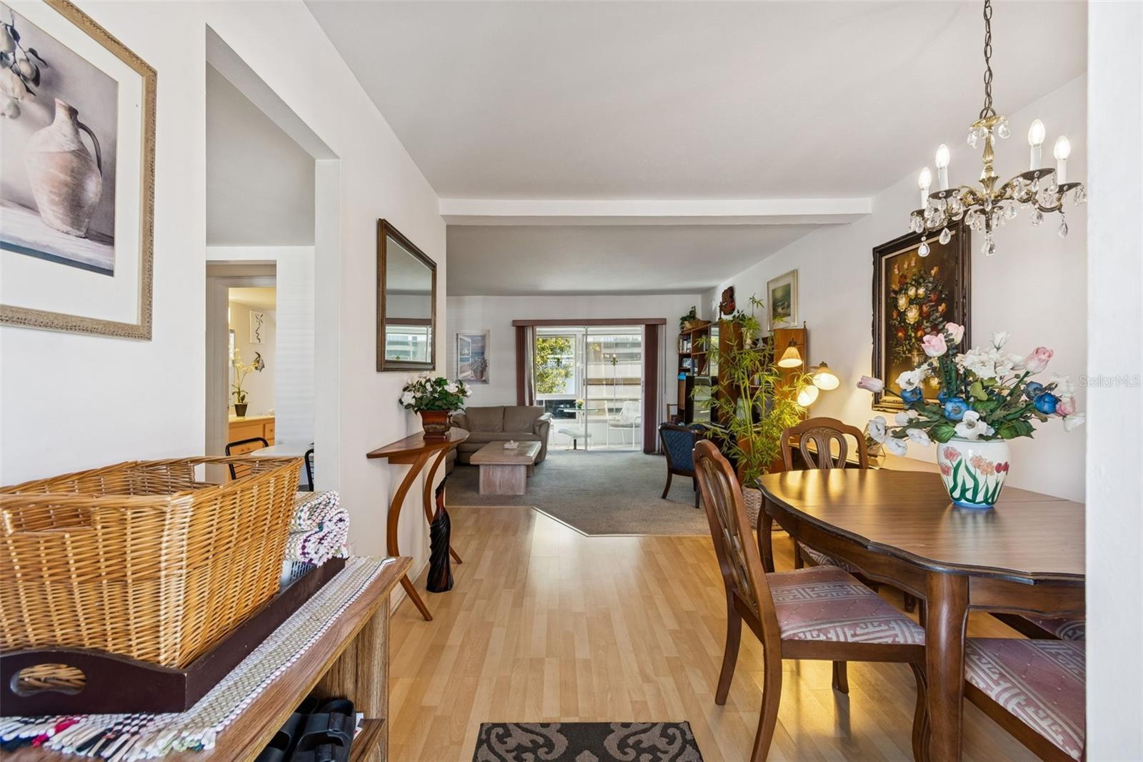 1858 SUNNY DRIVE F21