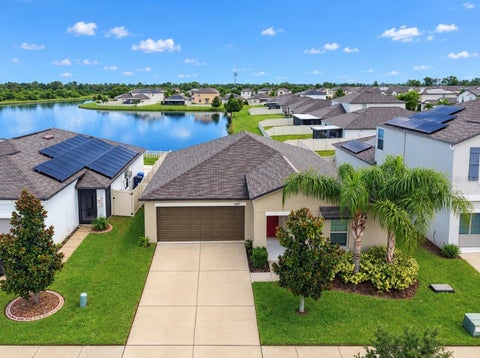 Photo of 5005 White Chicory Drive, Apollo Beach, FL 33572 (MLS # TB8549572)