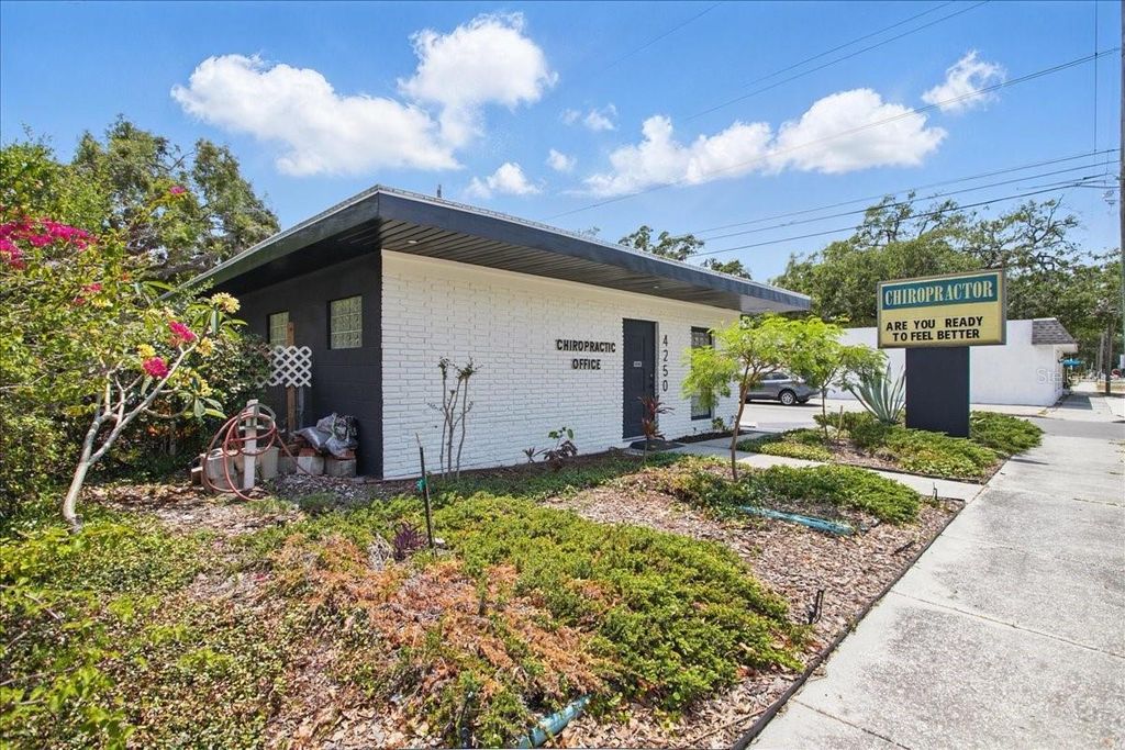 Photo of 4250 W Bay To Bay Boulevard, Tampa, FL 33629 (MLS # TB8384377)