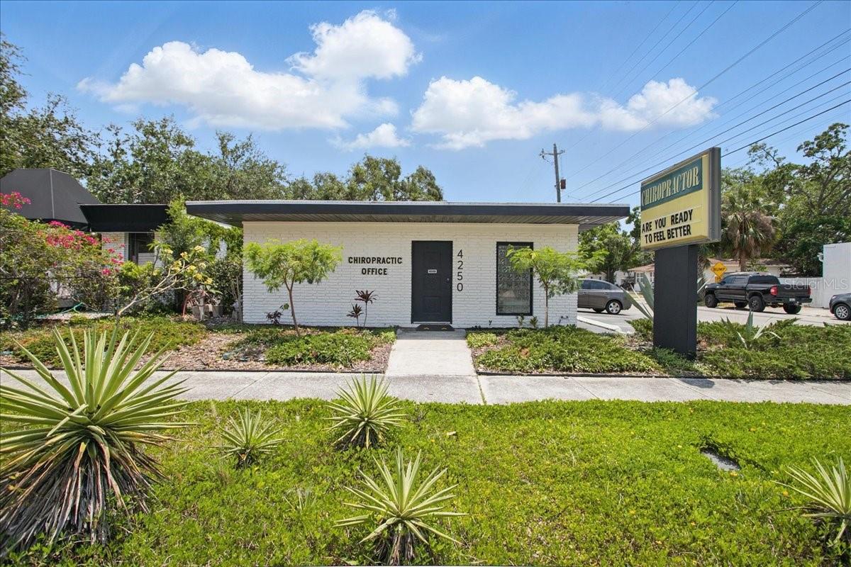 Incredible medical office opportunity located in Tampa's most exclusive zip code! This property includes an active well established chiropractic business, massage room and an income producing med room rental. This property has a new roof and many more upgrades. This medical office is perfect for an office, chiropractic, dental, dermatology and or a med spa. Property has 6 plus parking spots and is ready for a new owner! Please DO NOT go to property without scheduling an appointment. Thank you