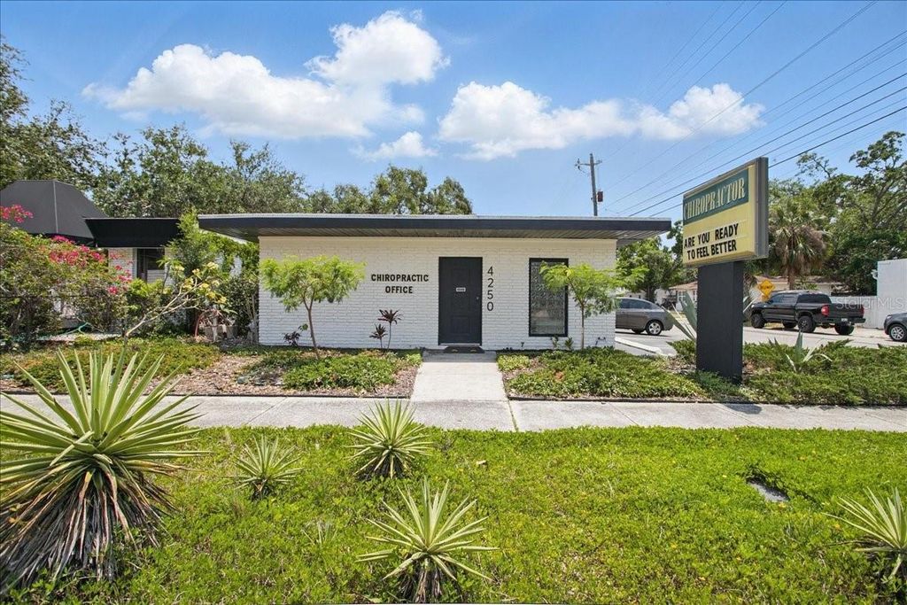 Photo of 4250 W Bay To Bay Boulevard, Tampa, FL 33629 (MLS # TB8384377)