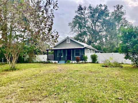 A home in PLANT CITY