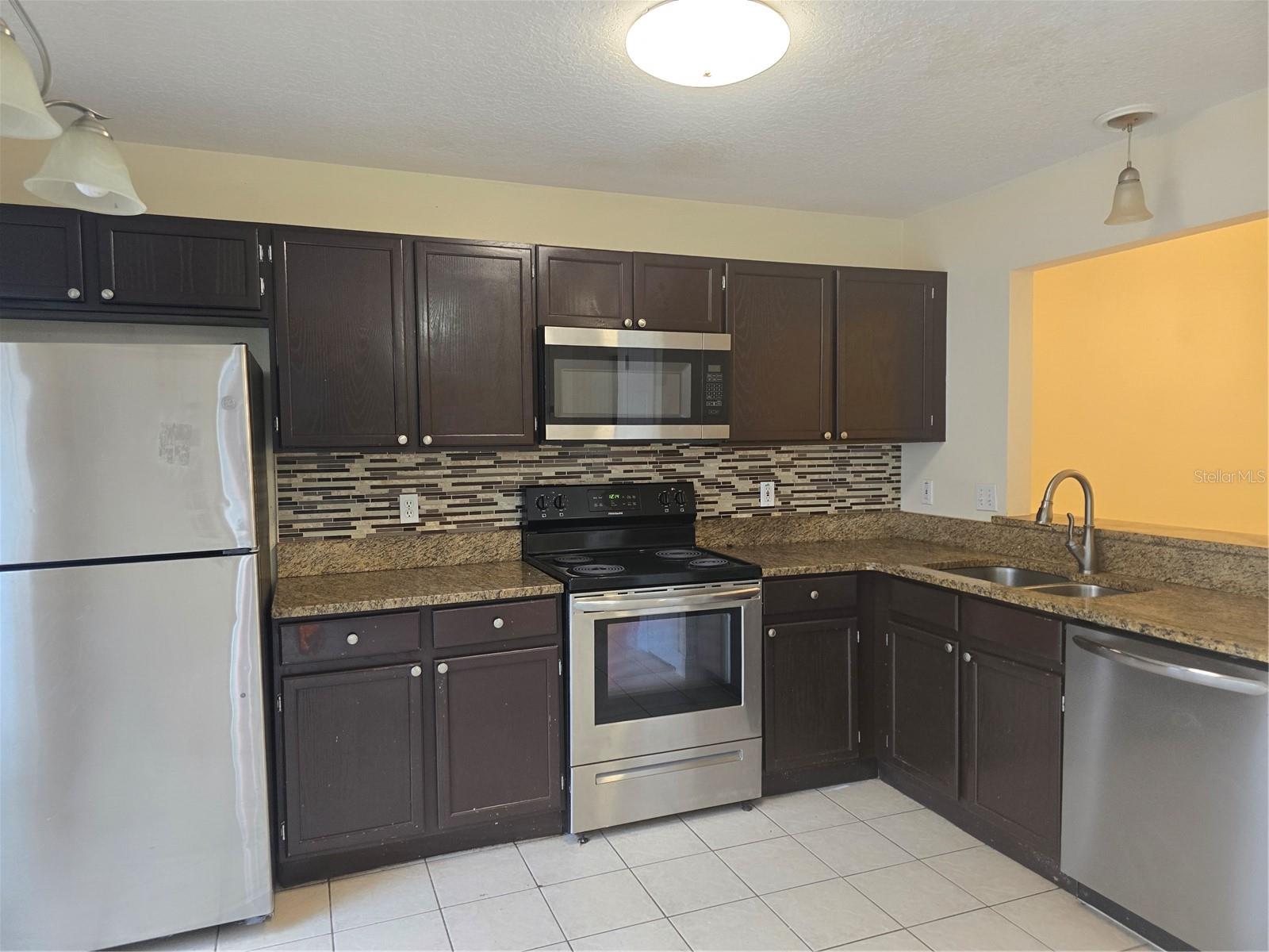 CYPRESS LAKE PH 1 - Residential