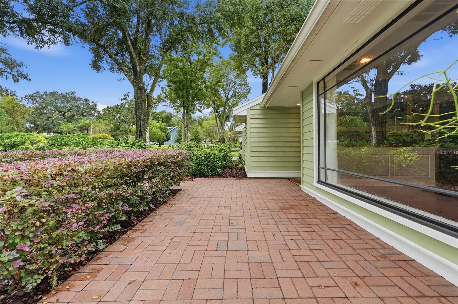828 BROOKWOOD DRIVE