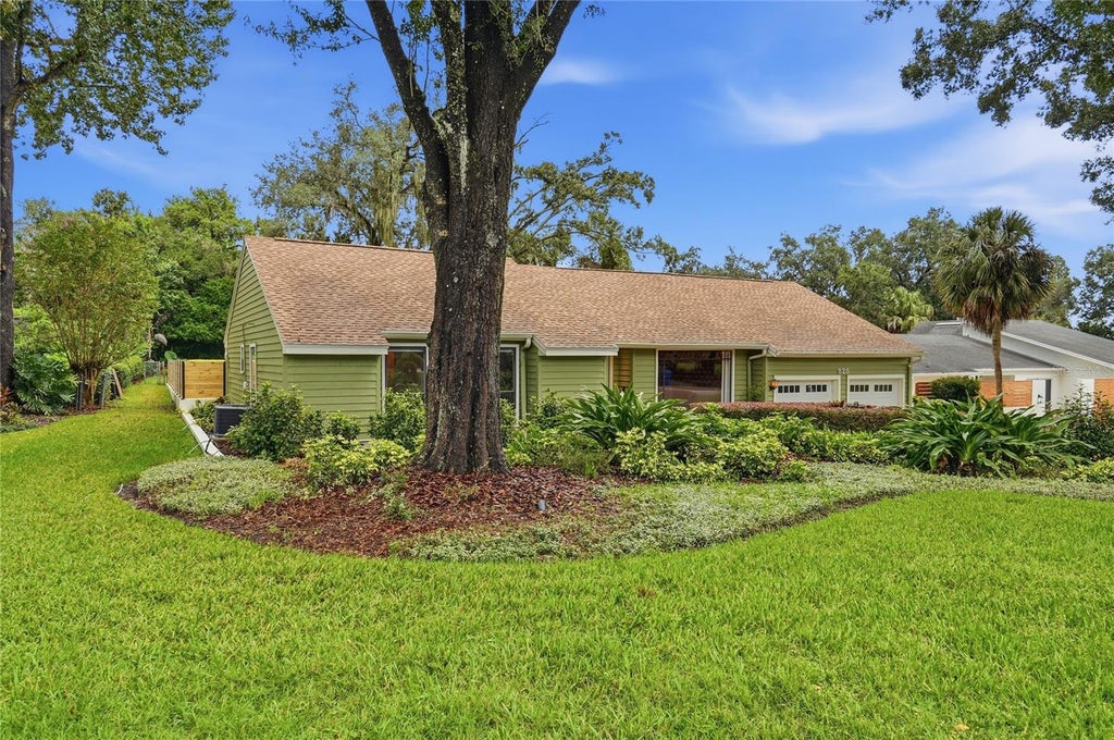 Photo of 828 Brookwood Drive, Lakeland, FL 33813 (MLS # L4965051)