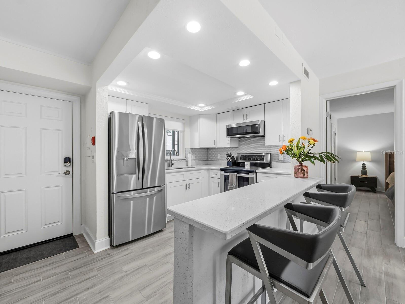 SUNLAND APTS - Residential