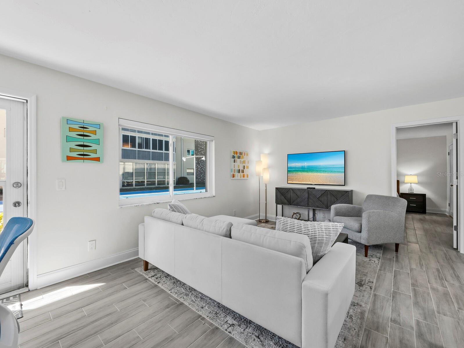 SUNLAND APTS - Residential