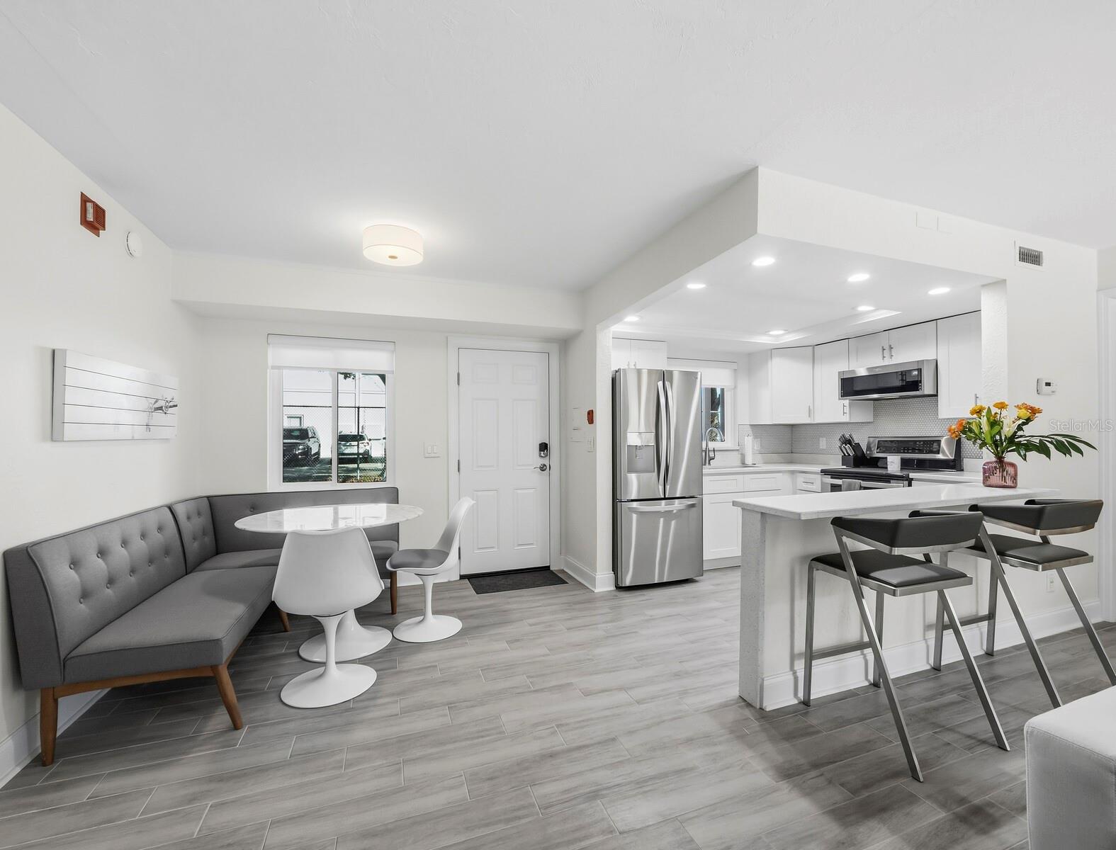 SUNLAND APTS - Residential