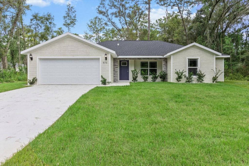 Photo of 573 E Caldwell Drive, Dunnellon, FL 34434 (MLS # G5099486)