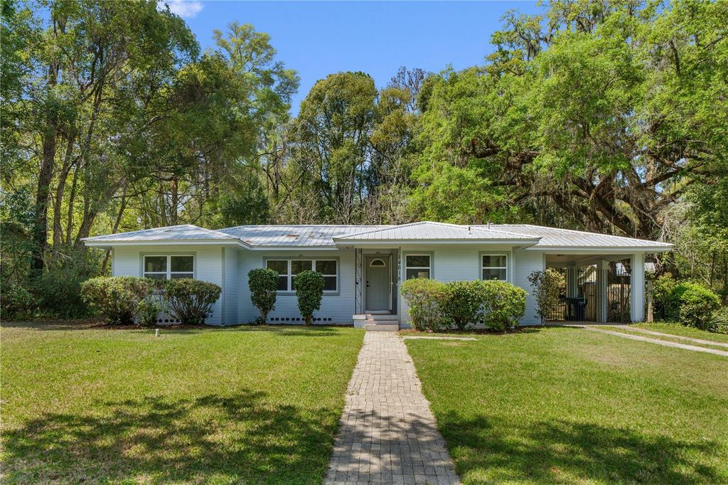 Photo of 14618 NW 146 Terrace, Alachua, FL 32615 (MLS # GC538921)