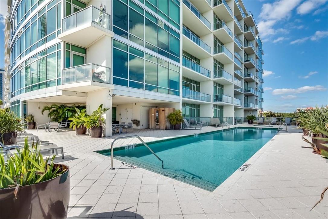 101 EOLA CONDOMINIUM - Residential Lease