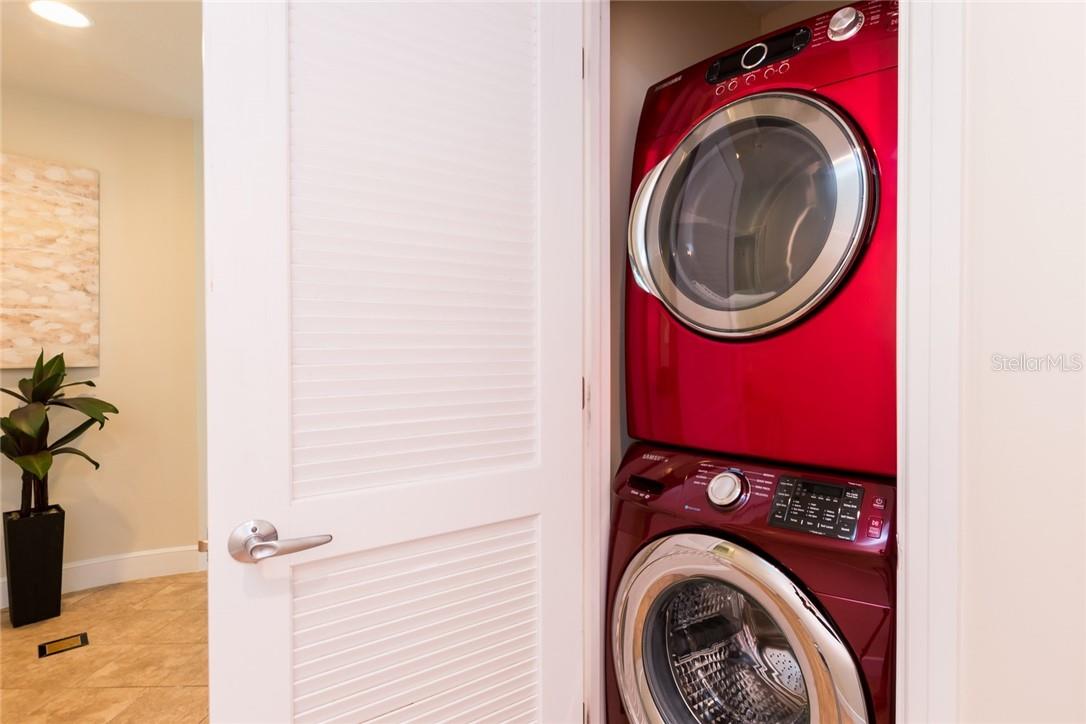 101 EOLA CONDOMINIUM - Residential Lease