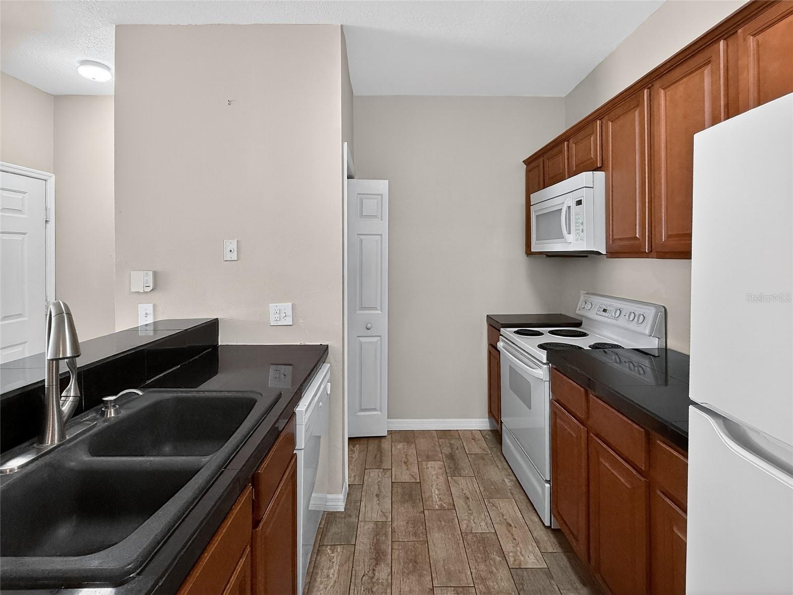 THE PROMENADE AT TAMPA PALMS A - Residential