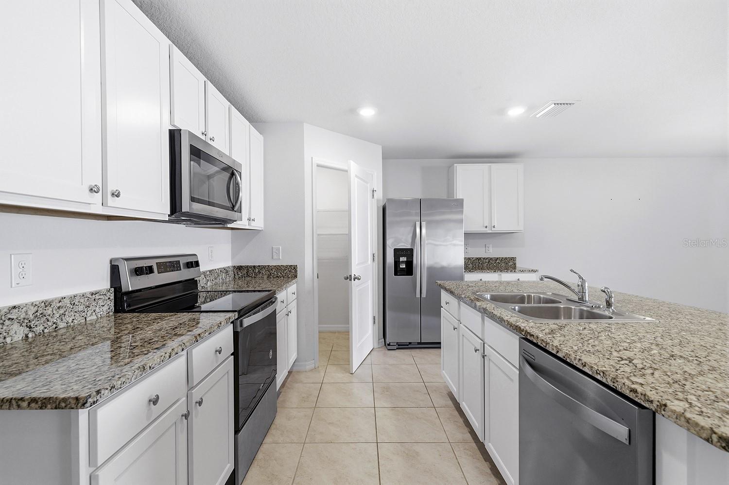 BARRINGTON/STERLING HILL - Residential Lease