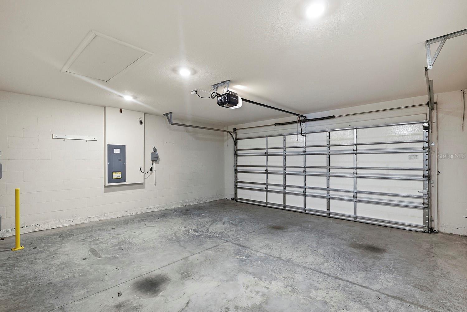 BARRINGTON/STERLING HILL - Residential Lease