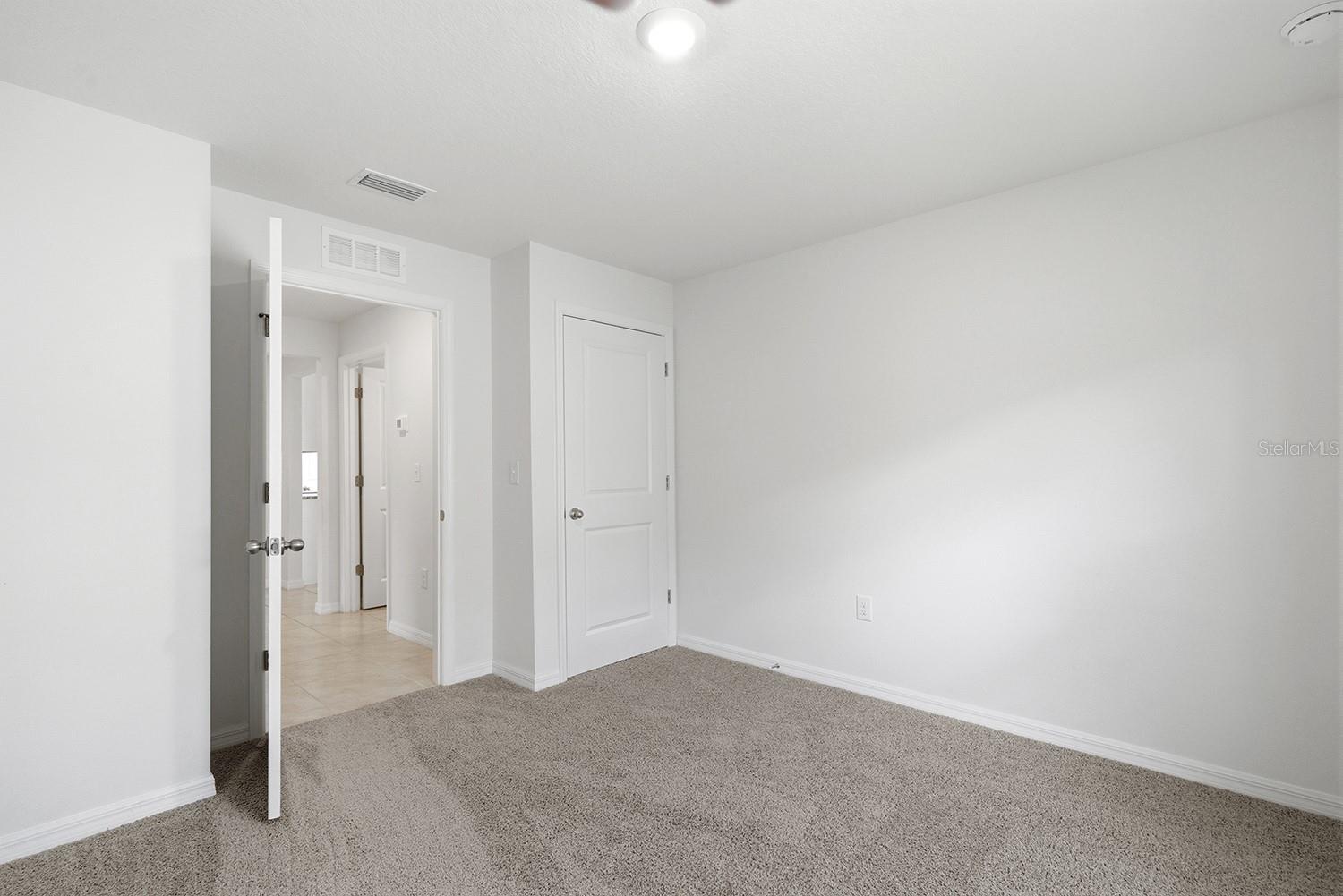 BARRINGTON/STERLING HILL - Residential Lease