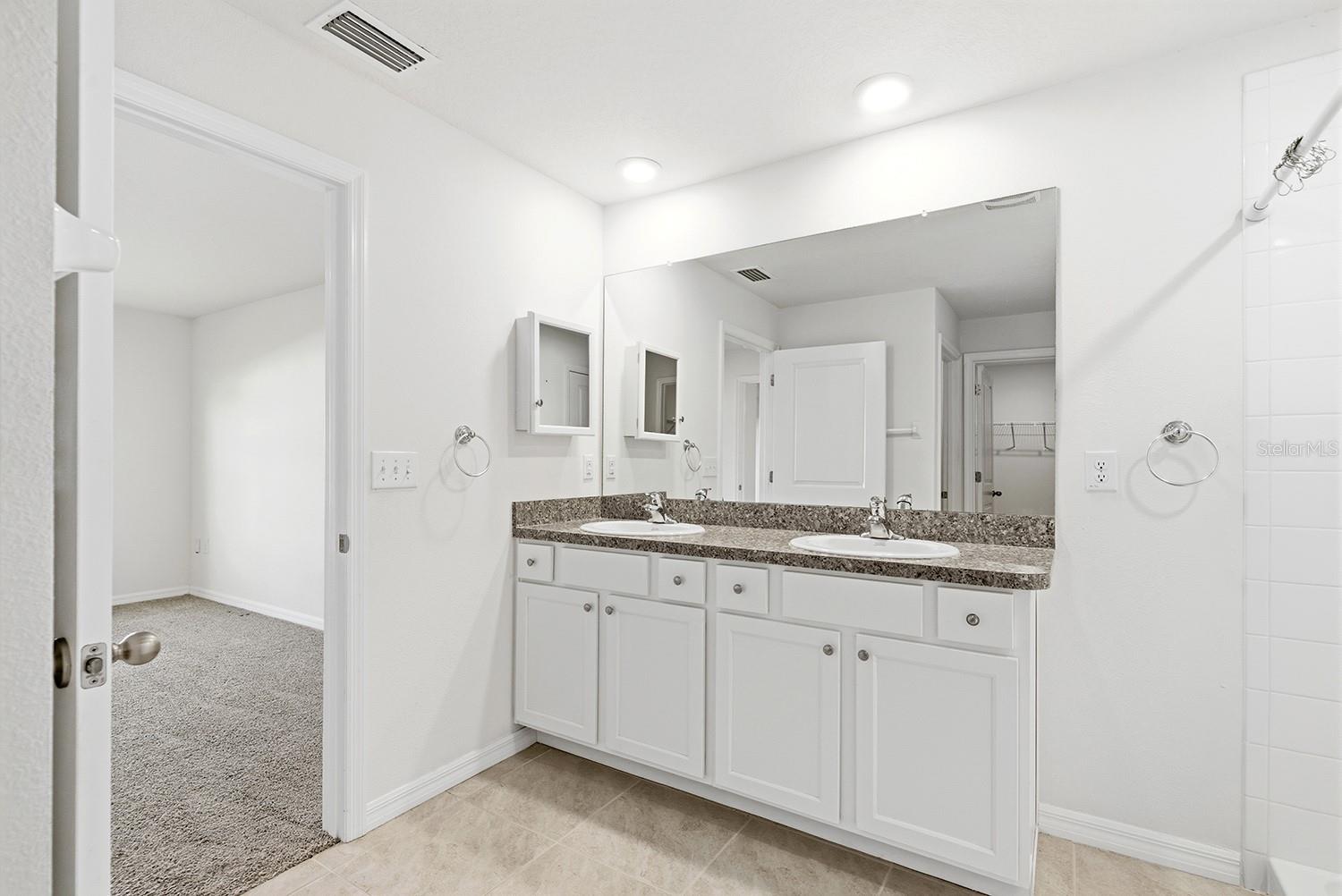 BARRINGTON/STERLING HILL - Residential Lease