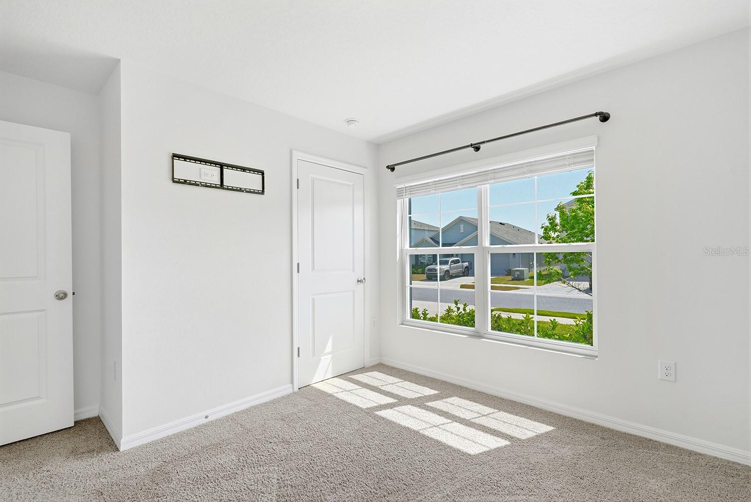 BARRINGTON/STERLING HILL - Residential Lease