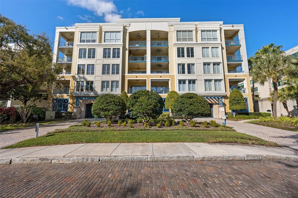 Photo of 509 W Bay Street #305, Tampa, FL 33606 (MLS # TB8512145)