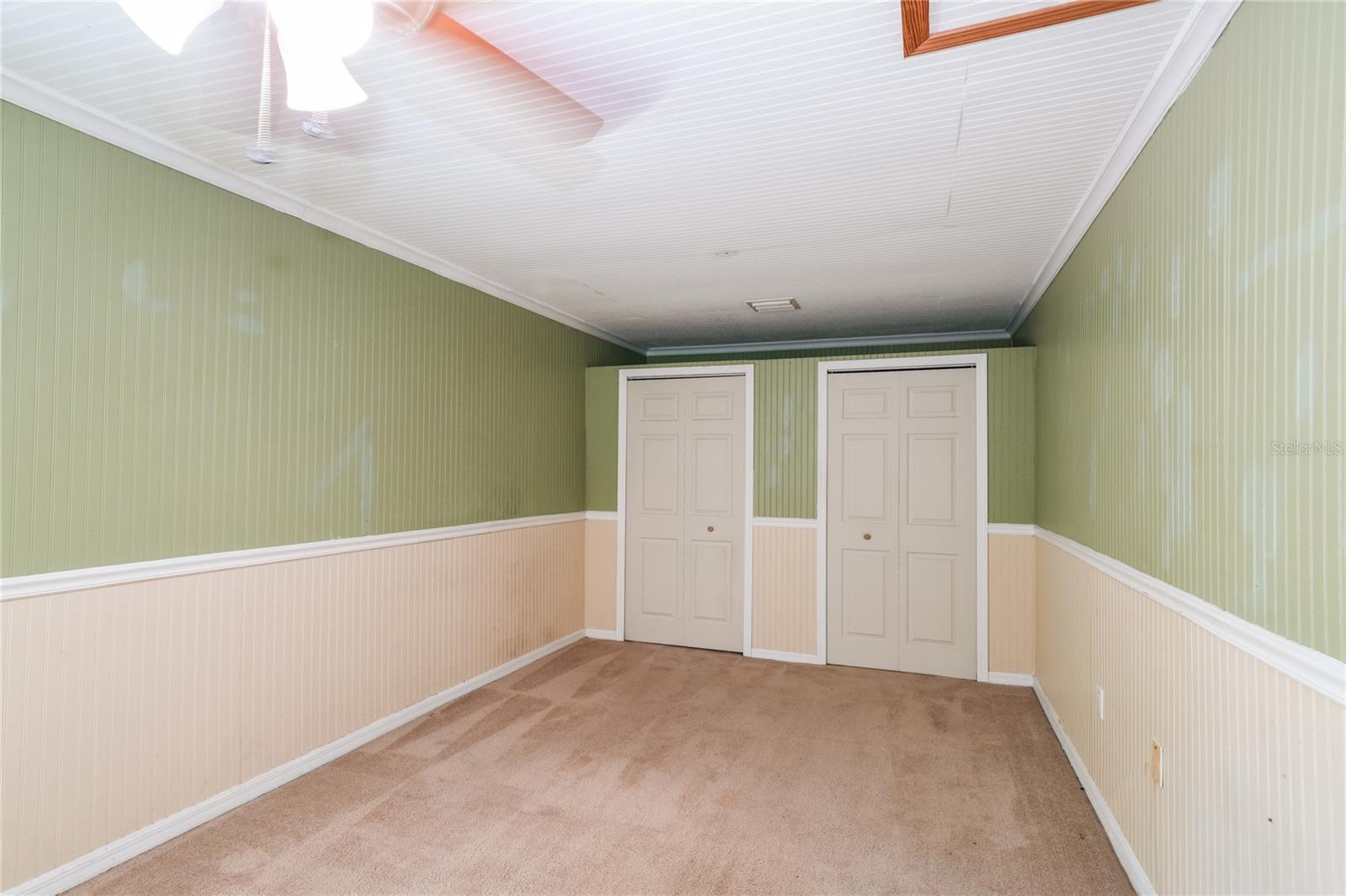 THE GLEN AT RIVER RIDGE - Residential Lease