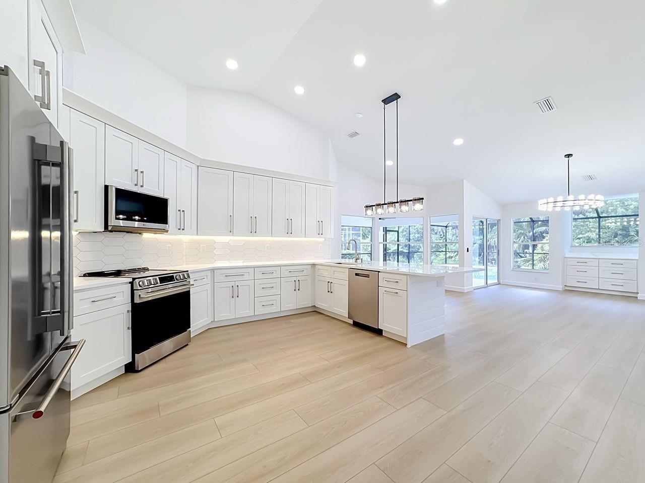 4190 WESTBOURNE CIRCLE