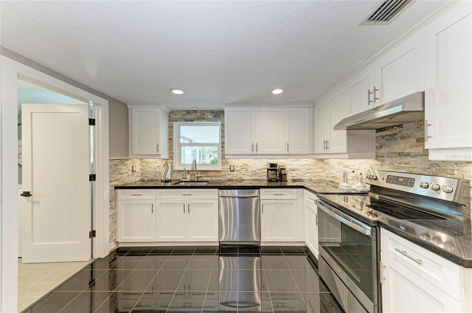 MAGEE PLACE - Residential