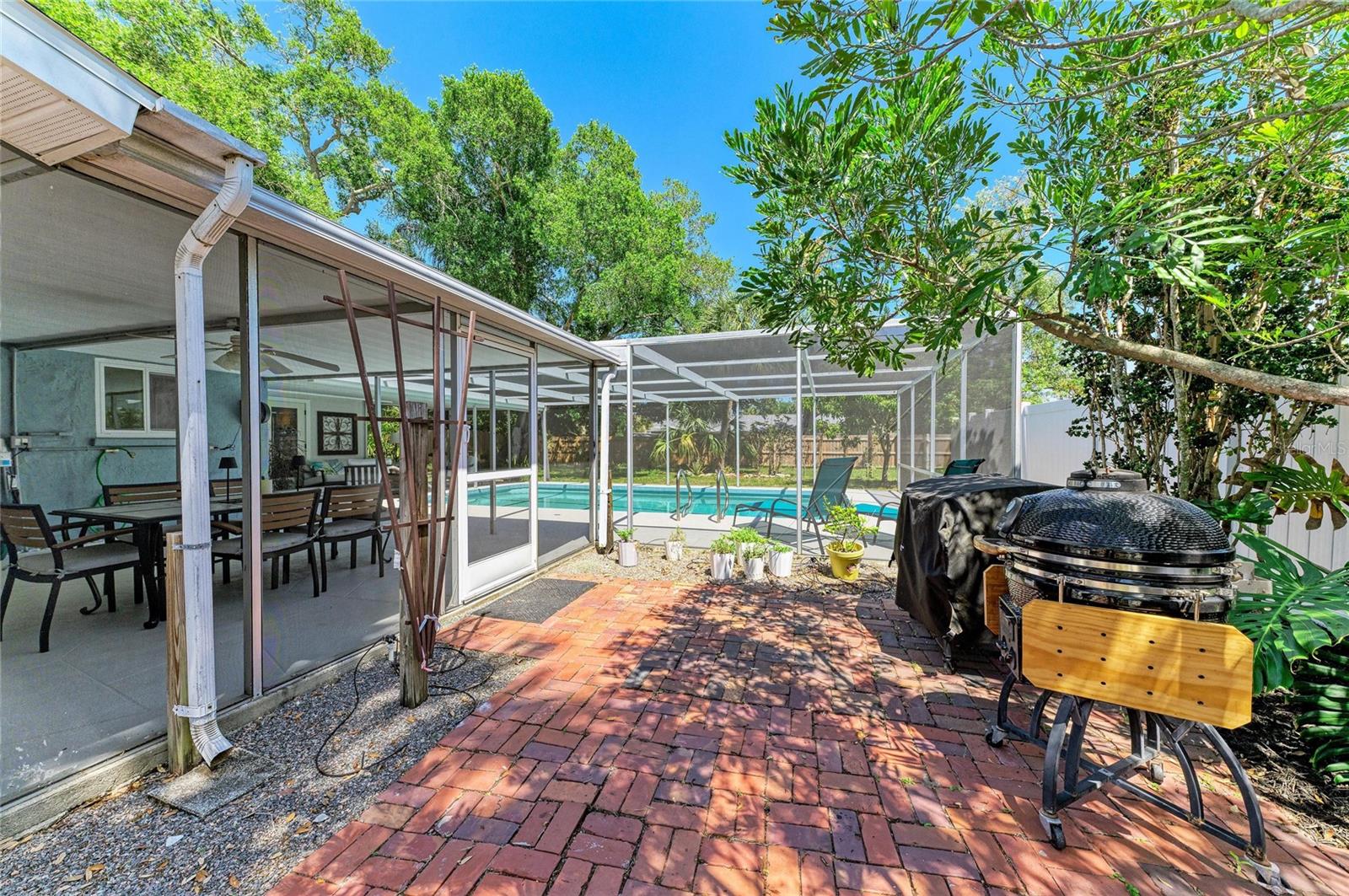 MAGEE PLACE - Residential