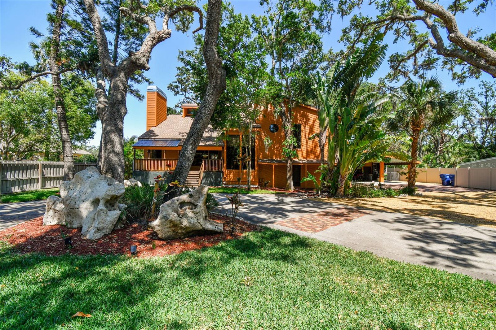 11209 SPRING STREET