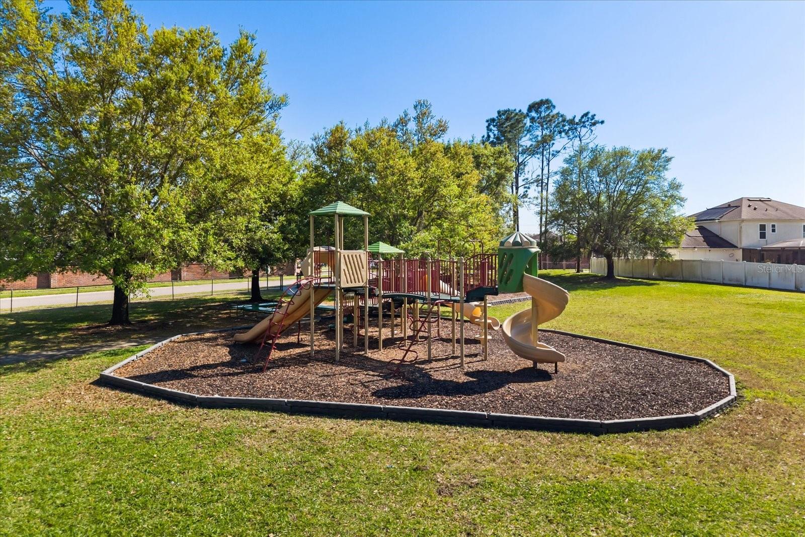 CHAPMAN LAKES - Residential