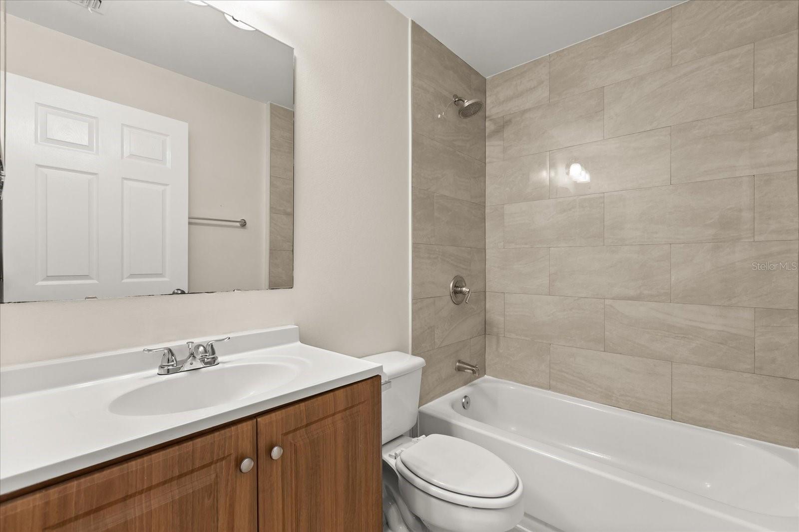 CHAPMAN LAKES - Residential