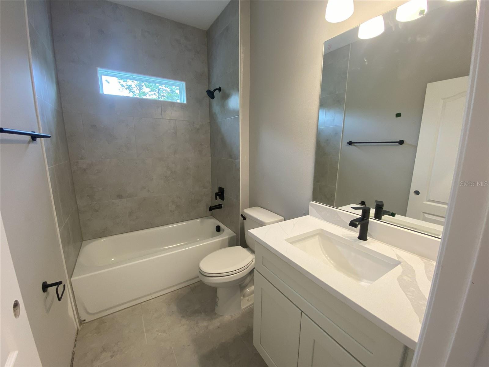 ROYAL HIGHLANDS UNIT 7 BLK 490 LOT 6 - Residential