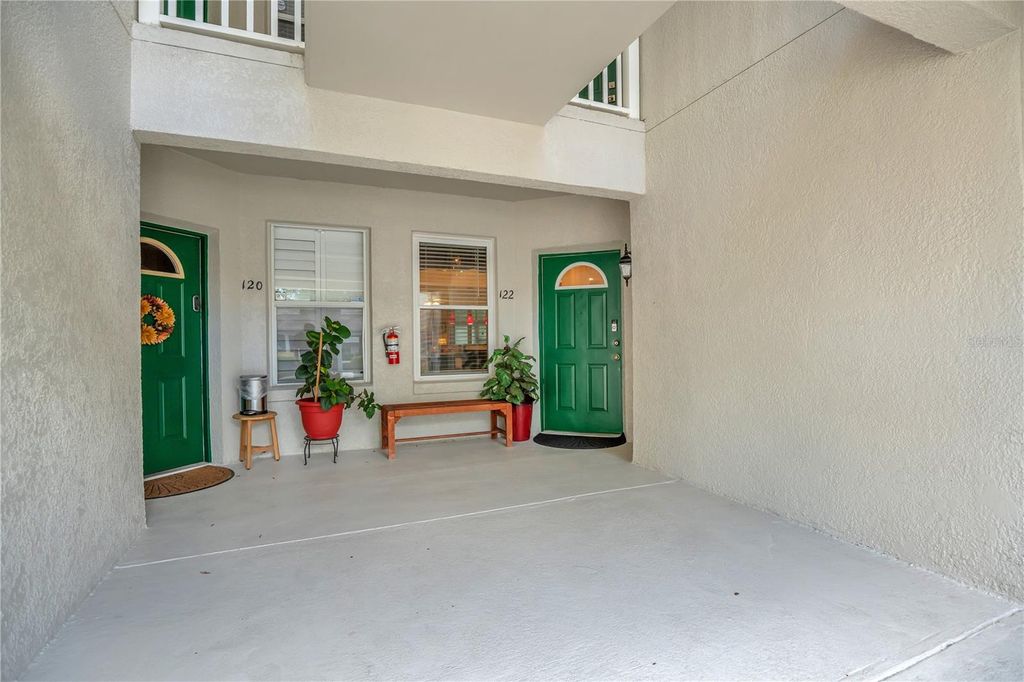 Photo of 550 Cranes Way #122, Altamonte Springs, FL 32701 (MLS # O6353676)