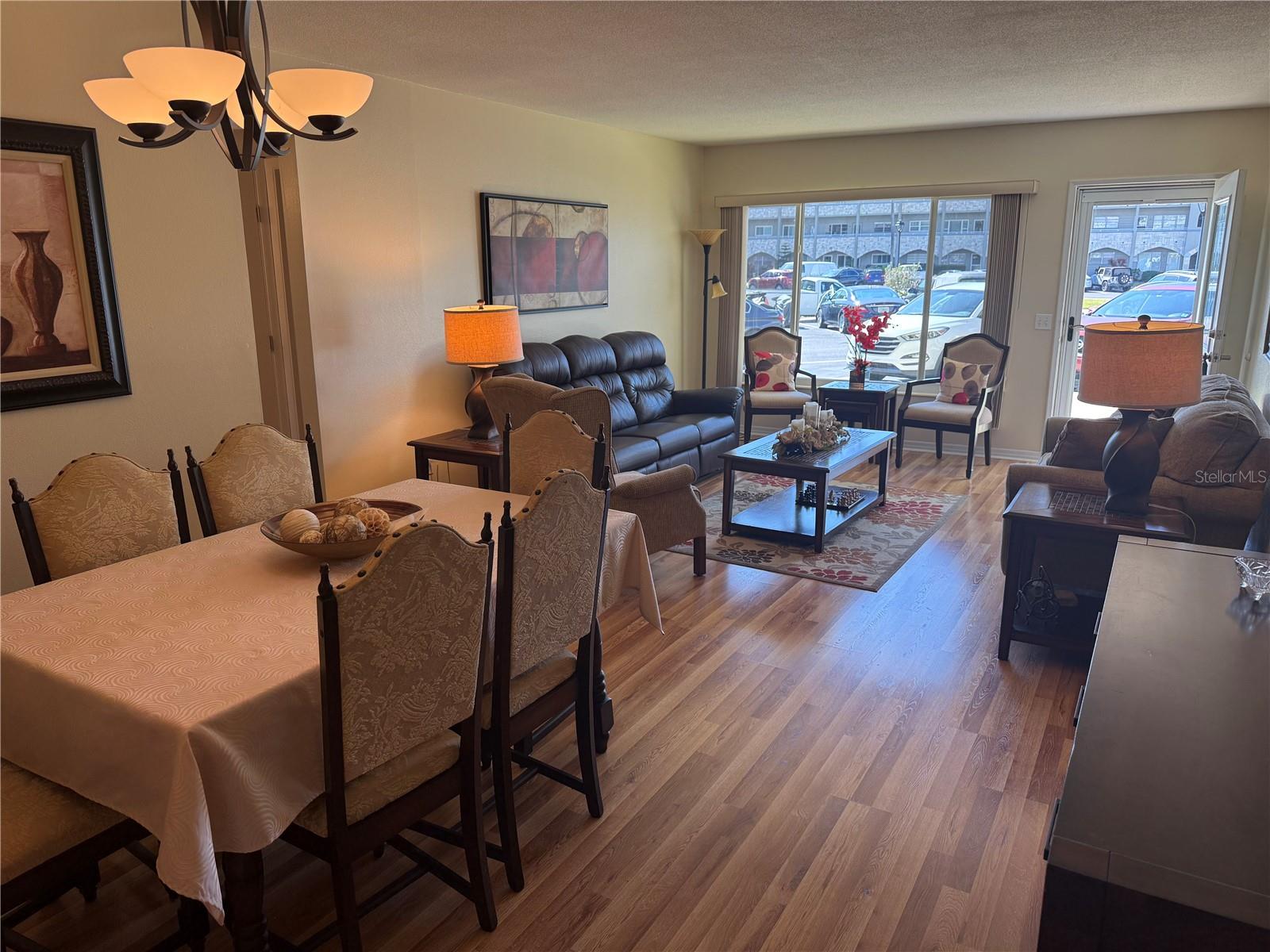 ON TOP OF THE WORLD - Residential