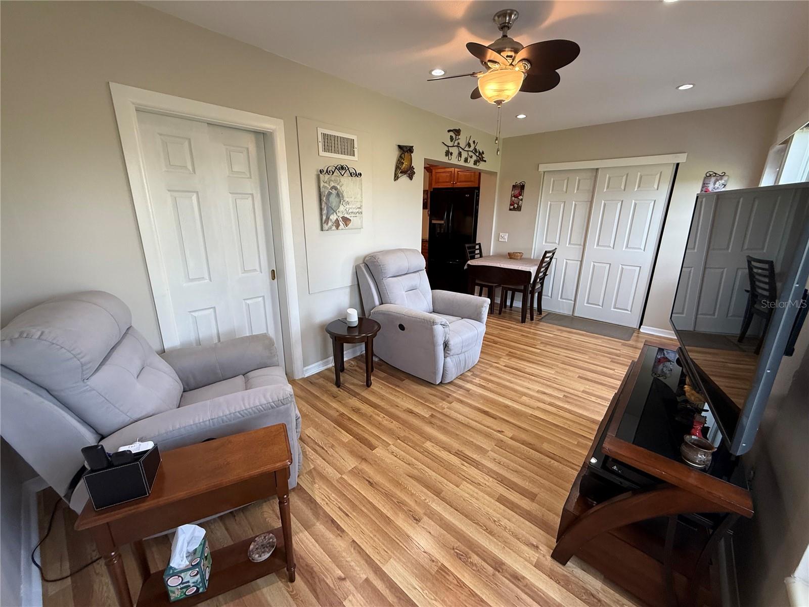 ON TOP OF THE WORLD - Residential