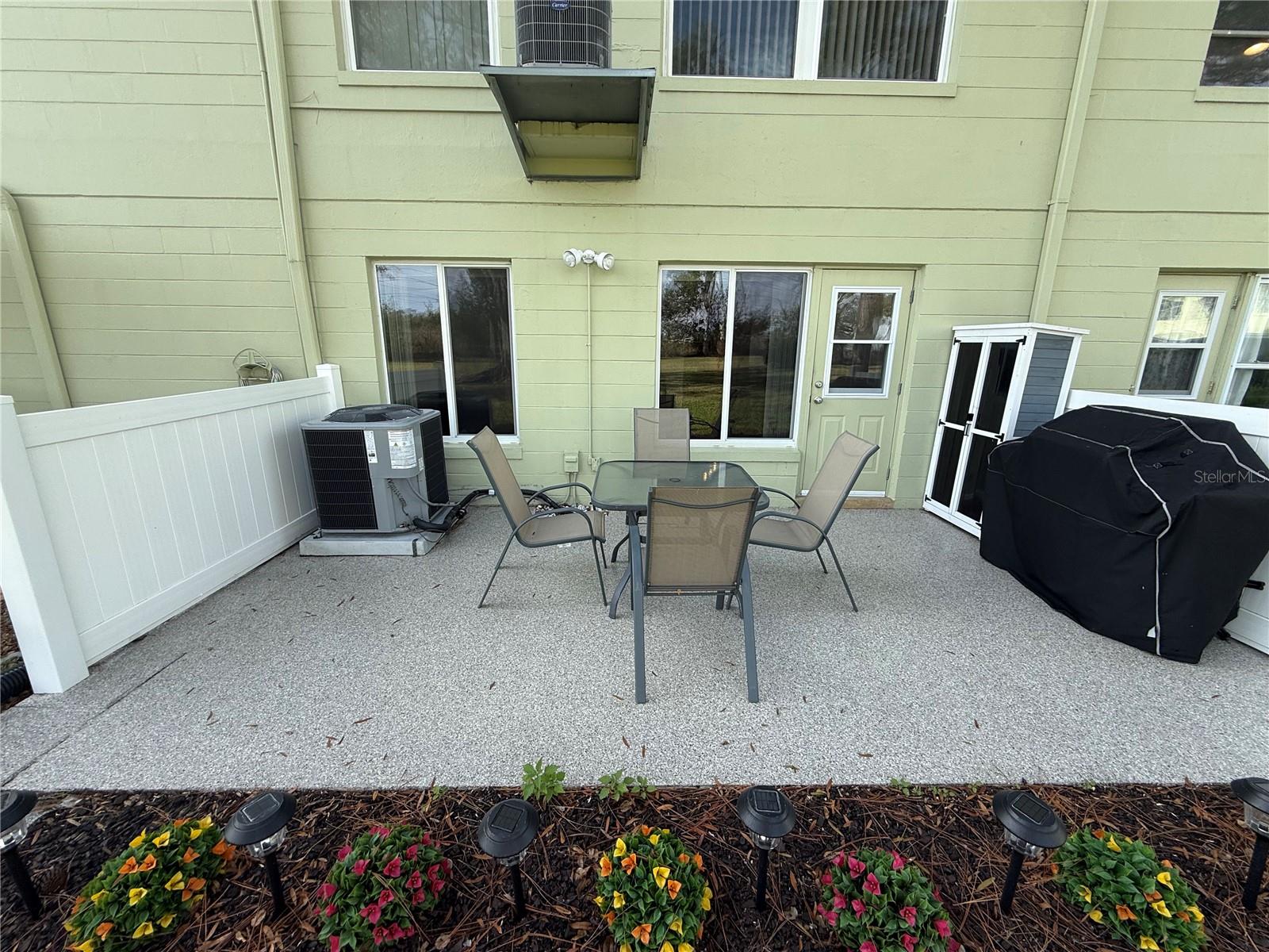 ON TOP OF THE WORLD - Residential