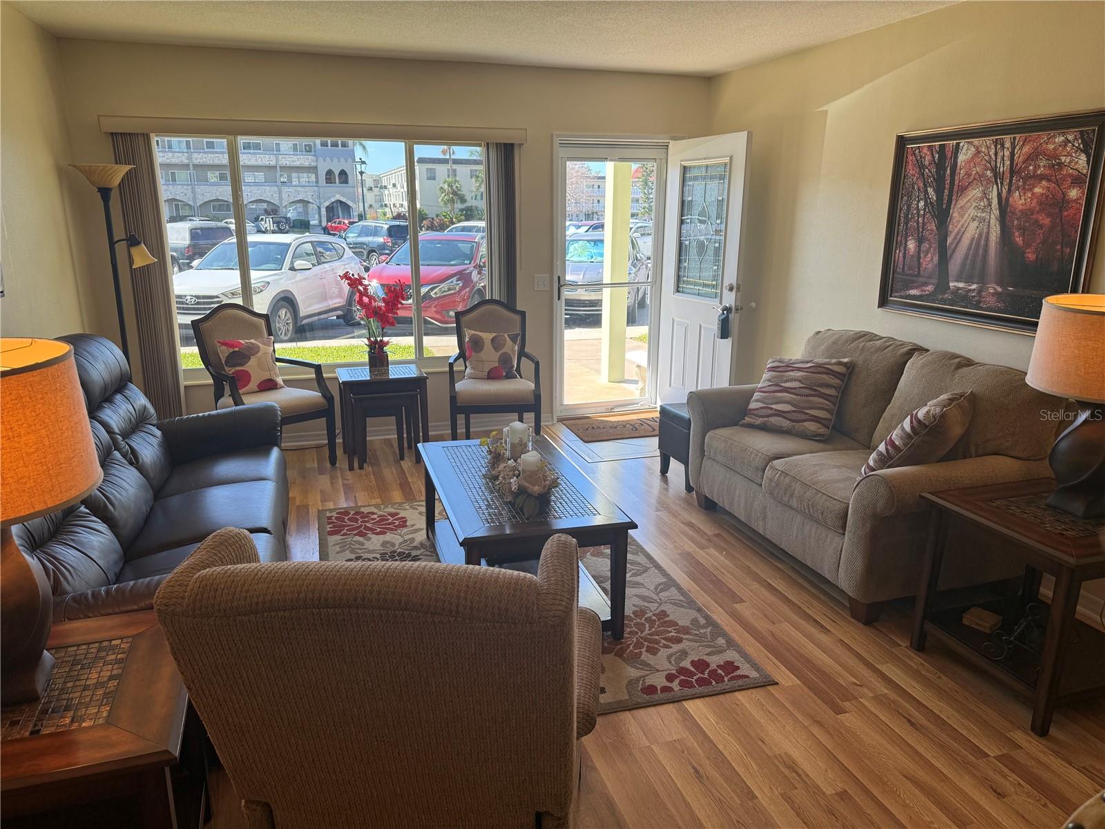 ON TOP OF THE WORLD - Residential