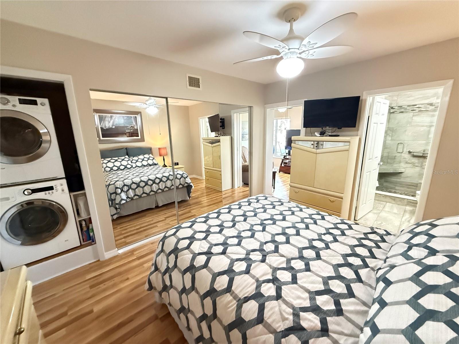 ON TOP OF THE WORLD - Residential