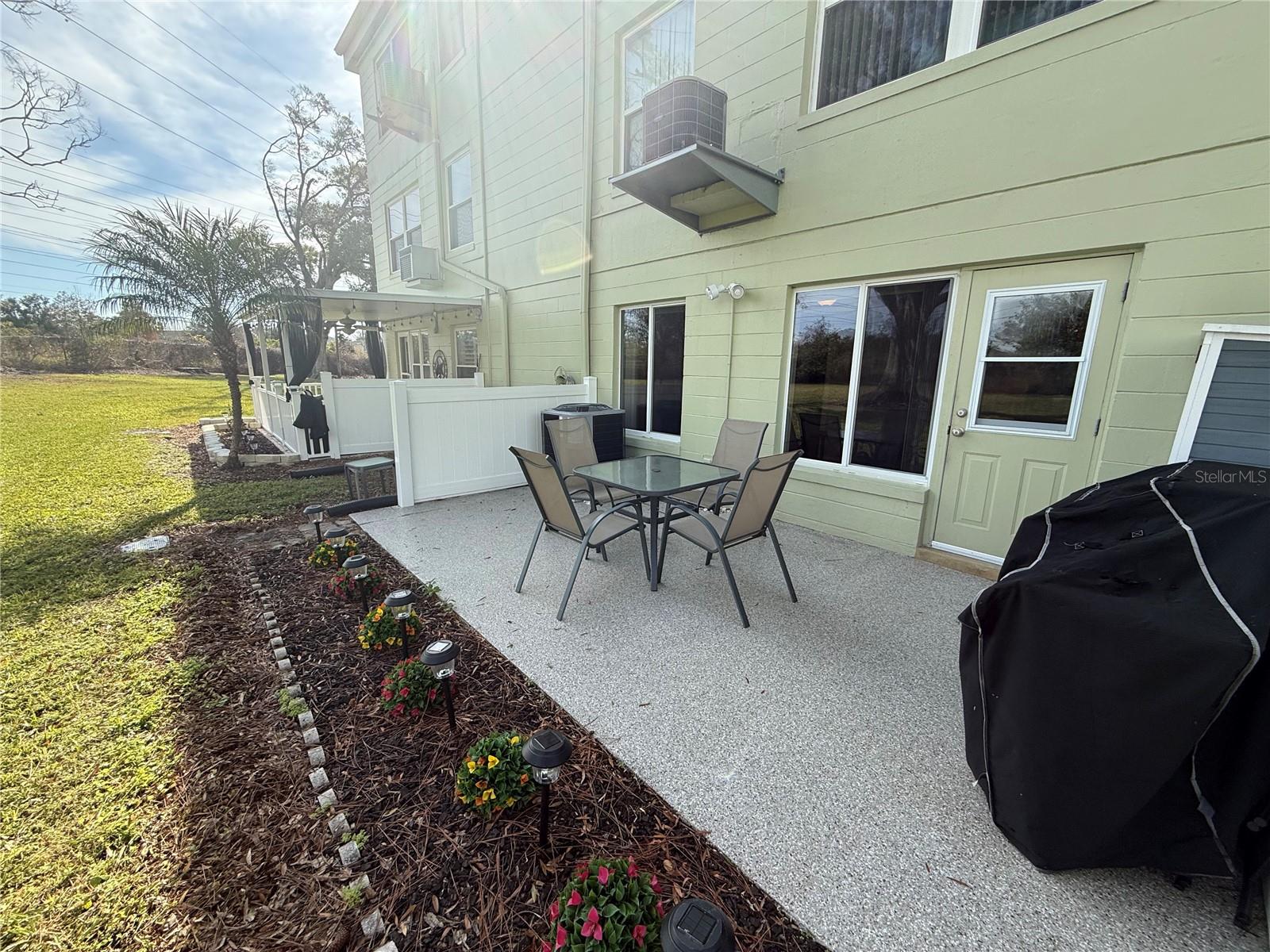 ON TOP OF THE WORLD - Residential