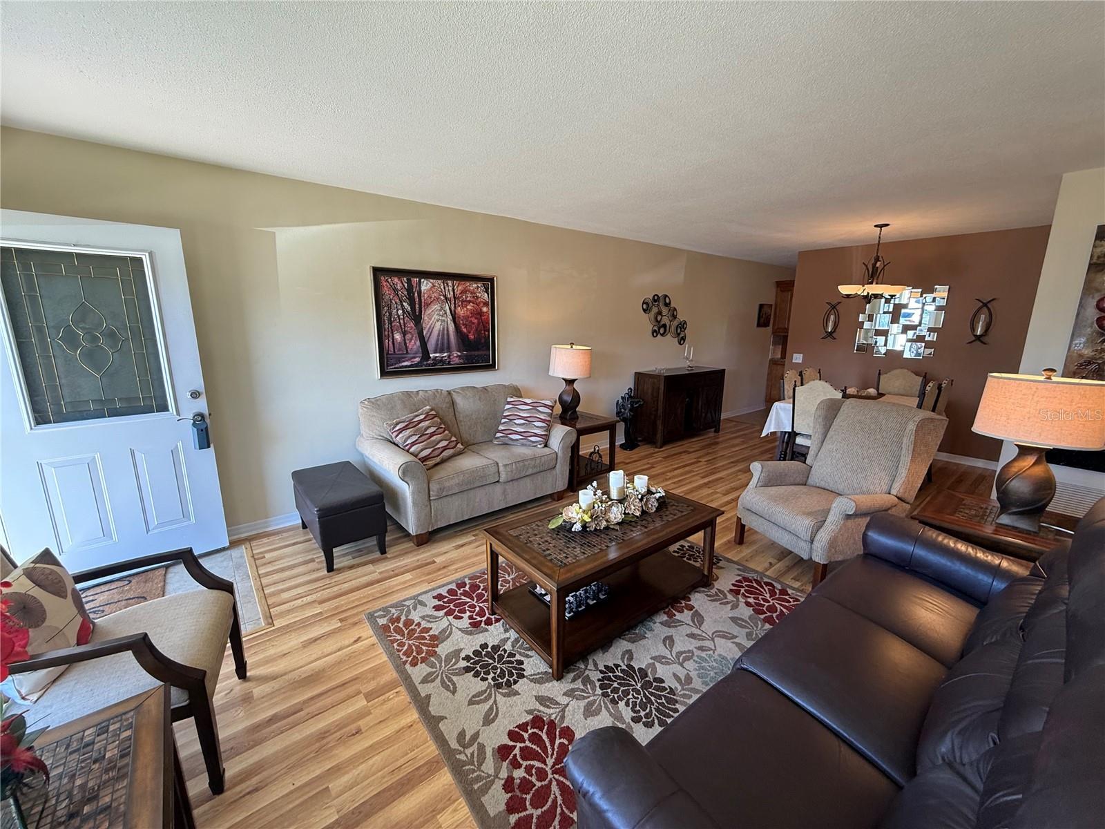 ON TOP OF THE WORLD - Residential