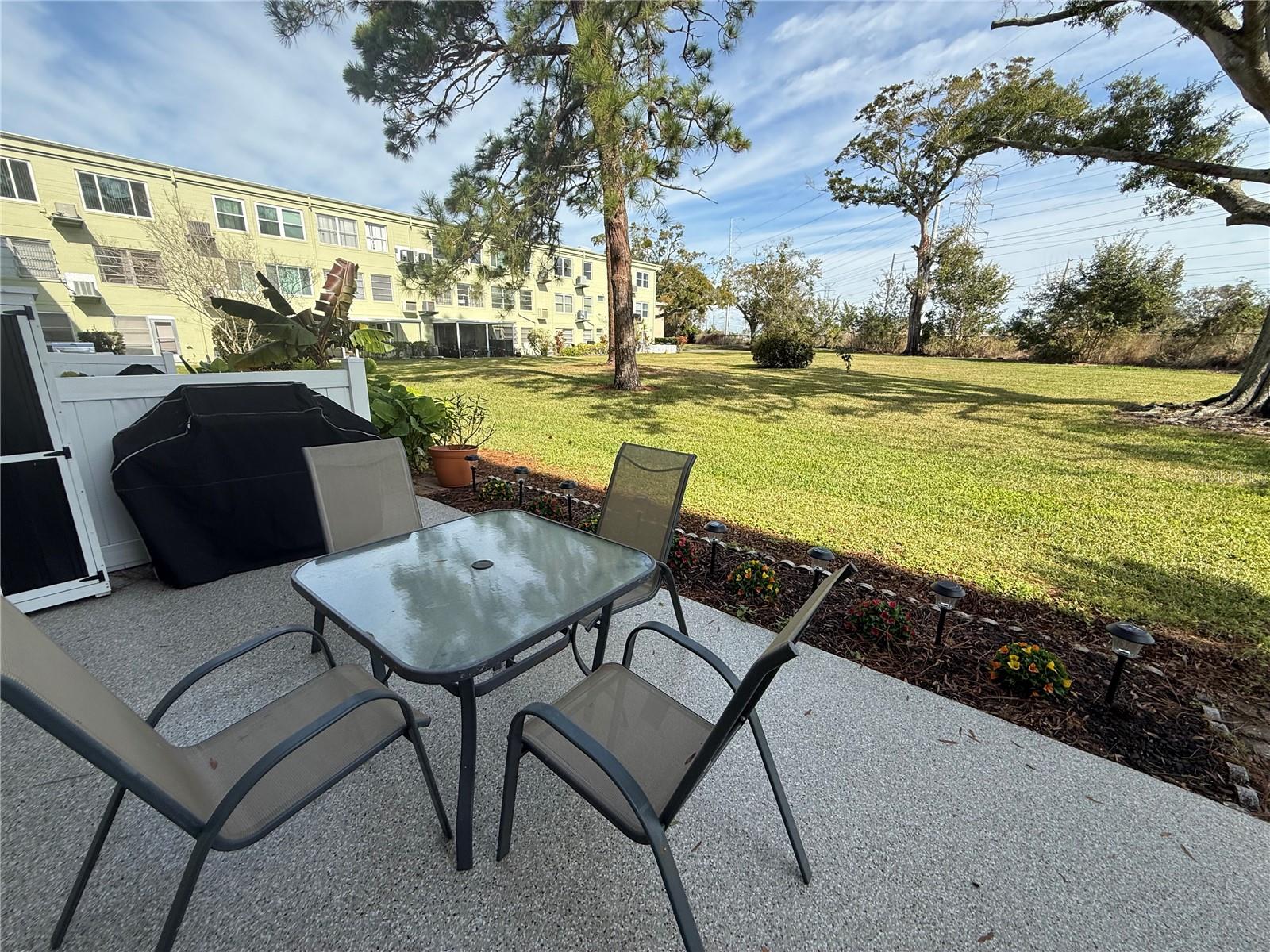 ON TOP OF THE WORLD - Residential